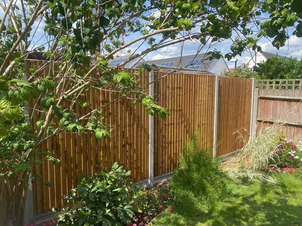 Featheredge vs Panel Fencing: Which Is Better for Your St Albans Garden?